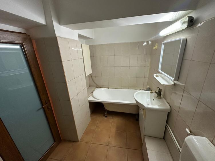 Garsonieră decomandată, mobilată în Central