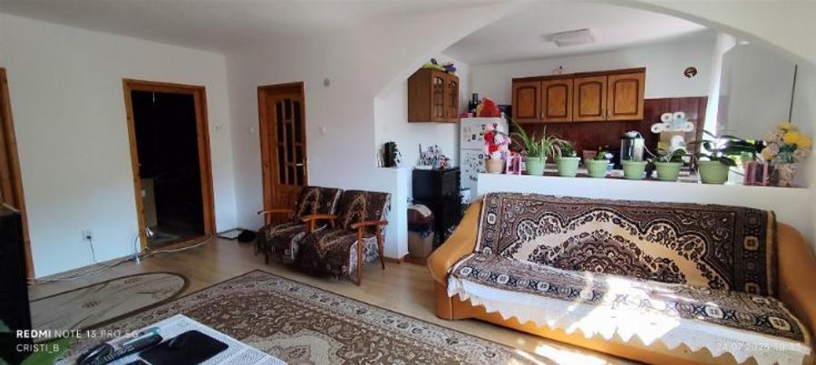 Casă cu 6 camere cu Teren 500 Mp în Iris