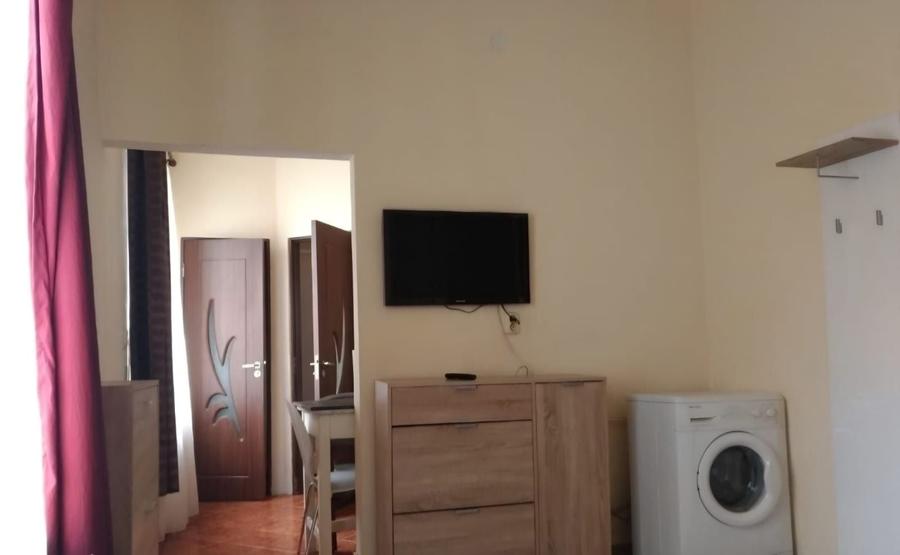 Garsonieră decomandată în Central