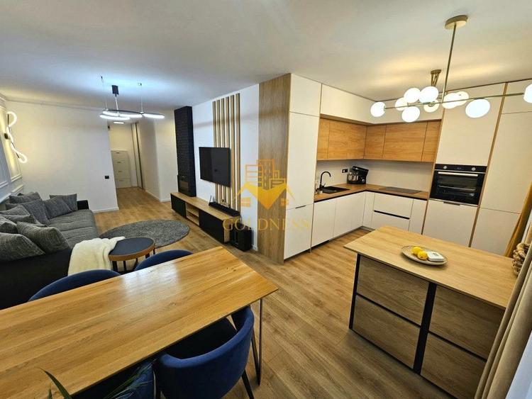 Apartament cu 3 camere semidecomandat, mobilat în Zorilor