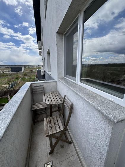 Apartament cu 3 camere semidecomandat în Est