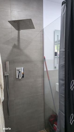 Casă cu 4 camere cu Teren 250 Mp în Central