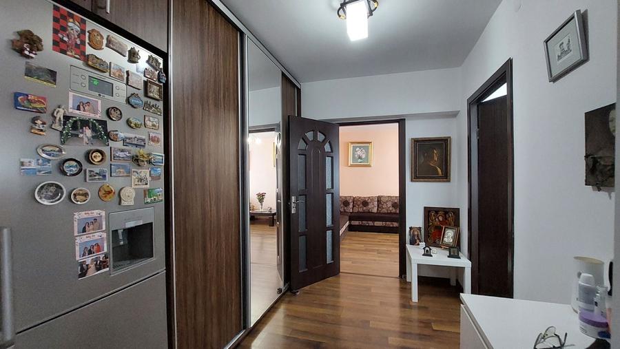 Apartament cu 2 camere decomandat, mobilat în Titan