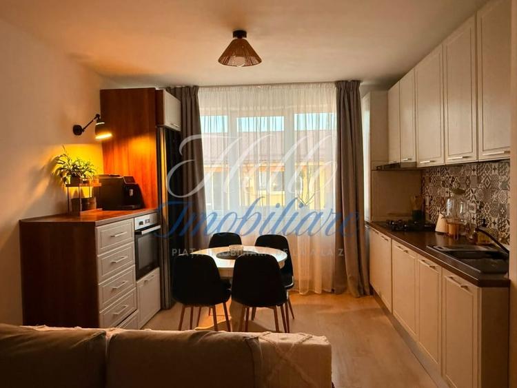 Apartament cu 2 camere semidecomandat, mobilat în Florești