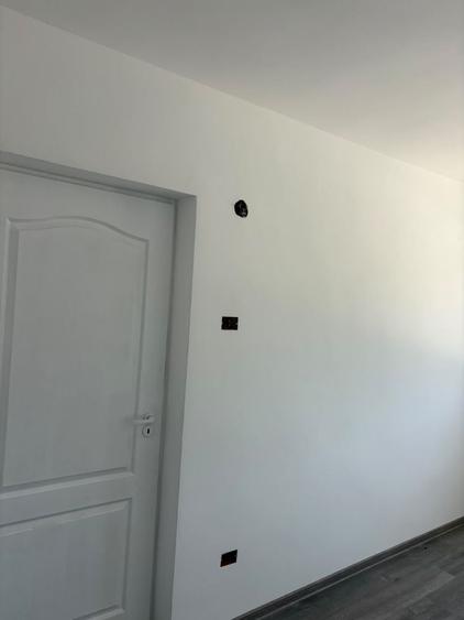 Apartament cu 3 camere decomandat în Cârjoaia