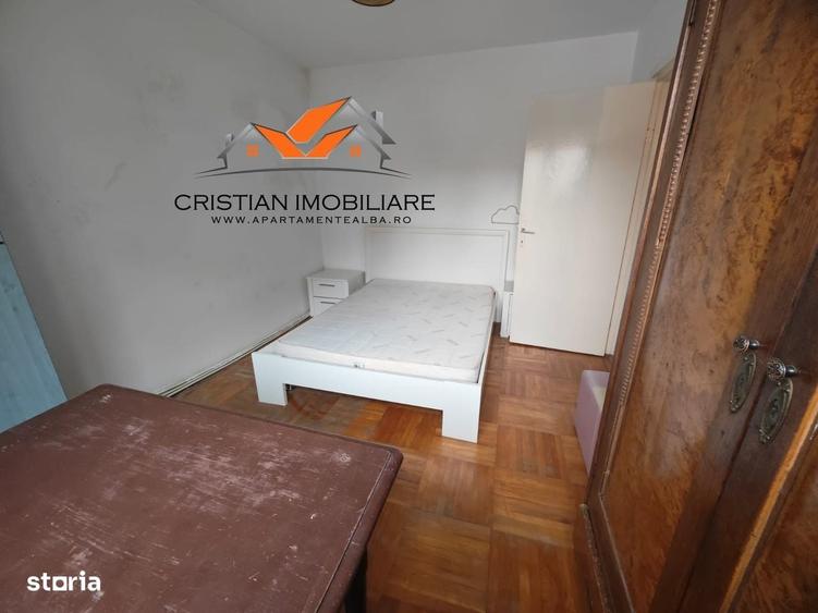 Apartament cu 3 camere semidecomandat în Cetate