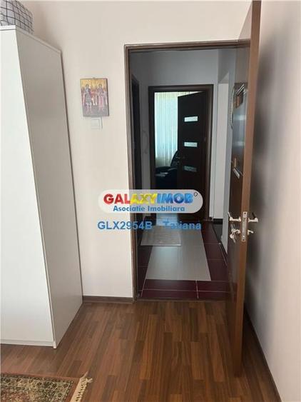 Apartament cu 3 camere semidecomandat, mobilat în Ștefan cel Mare