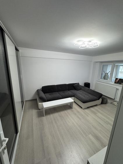 Apartament cu 2 camere decomandat în Casa Cărții