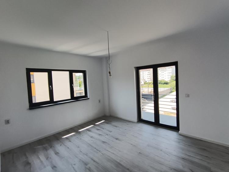 Apartament cu 2 camere decomandat în Vișan
