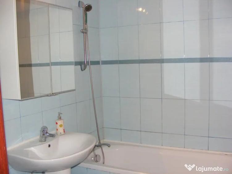 Apartament cu 2 camere semidecomandat în Giurgiului