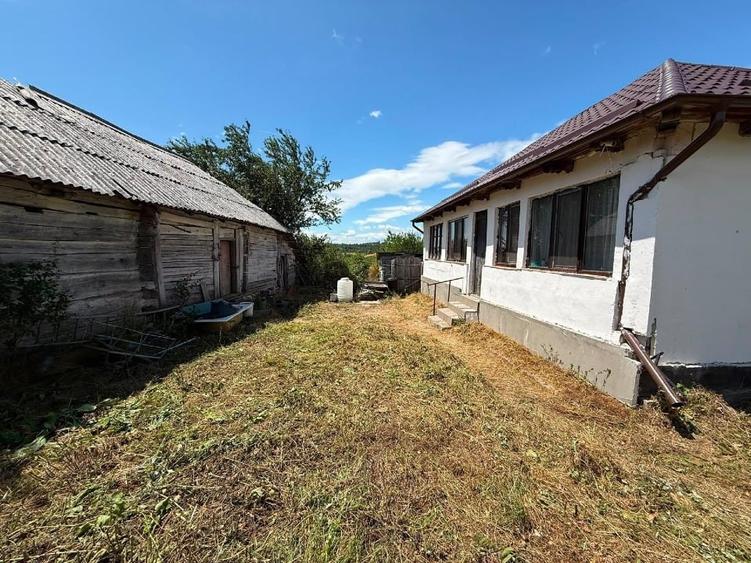 Casă individuală cu 2 camere cu Teren 2900 Mp în Ludu