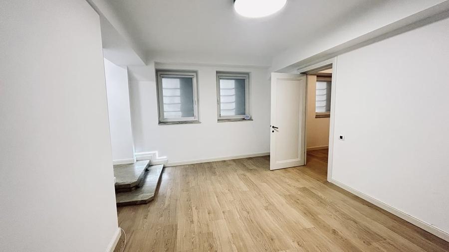 Apartament cu 3 camere în Calea Victoriei