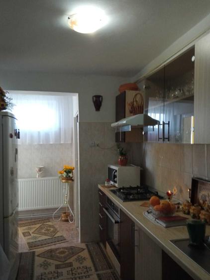 Apartament cu 2 camere decomandat în Micro 18