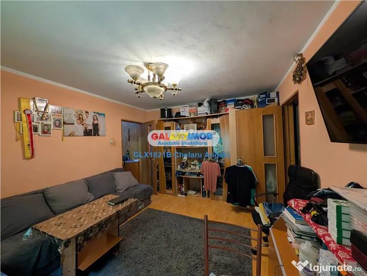 Apartament cu 3 camere semidecomandat în Berceni