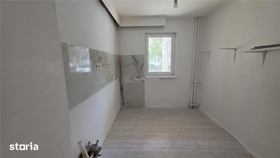 Apartament cu 3 camere decomandat în Valea Rosie