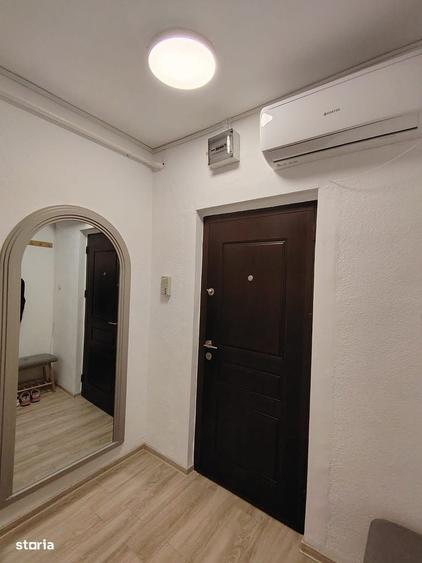Apartament cu 3 camere în Micro 6