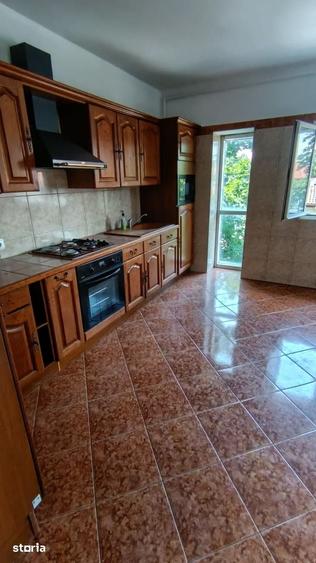 Apartament cu 4 camere în Primăverii