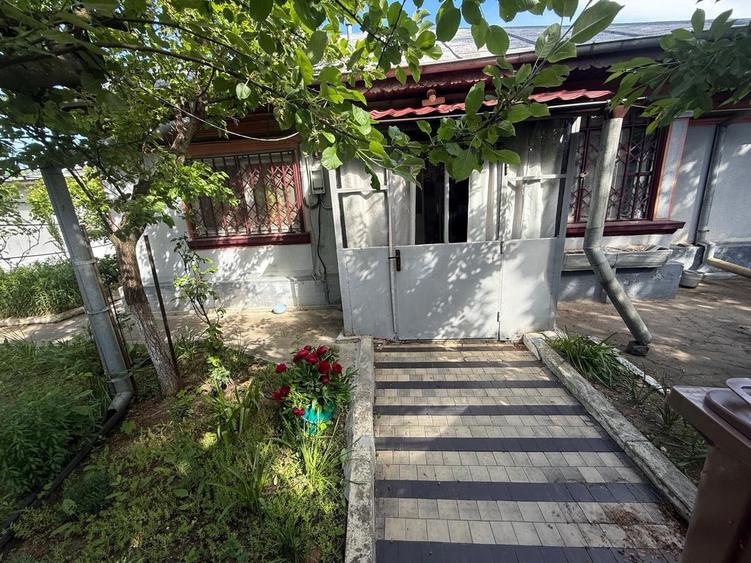 Casă individuală cu 3 camere cu Canalizare în Bucureștii Noi