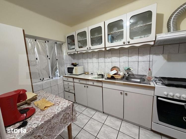 Casă cu 4 camere cu Teren 2500 Mp în Pericei