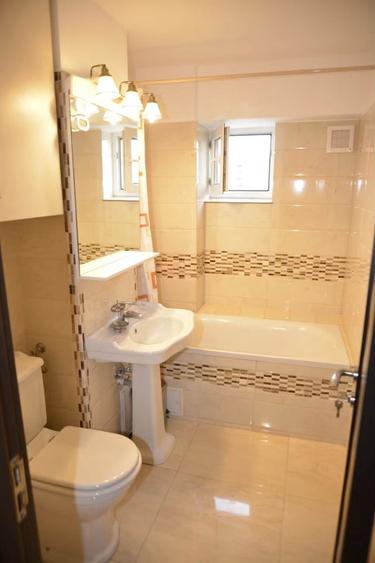 Apartament cu 3 camere decomandat în 13 Septembrie