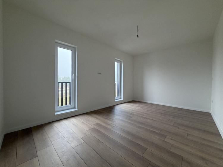 Duplex cu 4 camere cu Teren 330 Mp în Șag