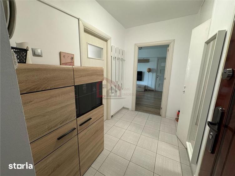 Apartament cu 2 camere semidecomandat, mobilat în Tei