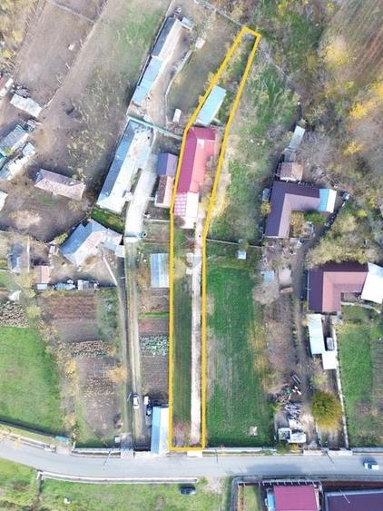 Casă individuală cu 6 camere cu Teren 1220 Mp în Fârțănești
