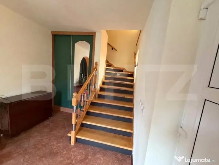 Casă cu 6 camere cu Teren 1800 Mp în Mintia