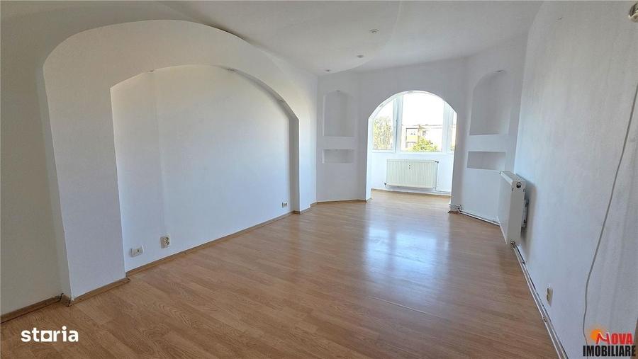 Apartament cu 2 camere decomandat în Triaj