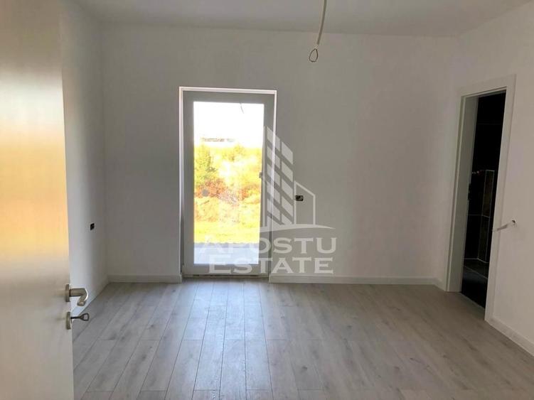 Duplex cu 4 camere cu Canalizare în Giarmata