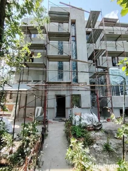 Casă cu 4 camere cu Teren 350 Mp în Central