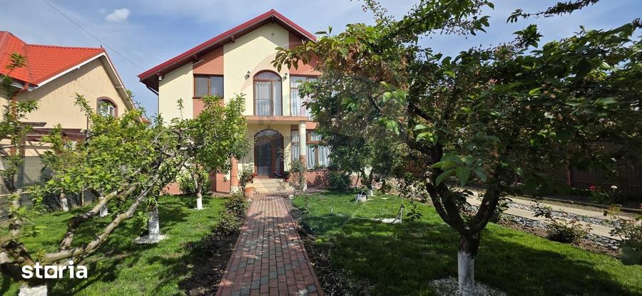Casă cu 6 camere cu Teren 721 Mp în Crevedia