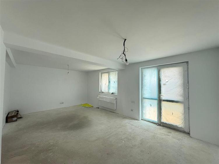 Duplex cu 4 camere cu Piscina în Berceni