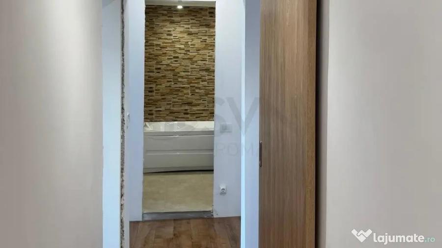 Apartament cu 3 camere decomandat în Ștefan cel Mare