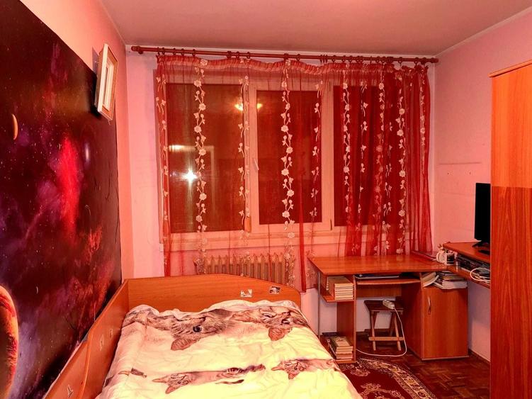 Apartament cu 3 camere semidecomandat în Hipodrom
