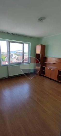 Apartament cu 2 camere semidecomandat, mobilat în Vest
