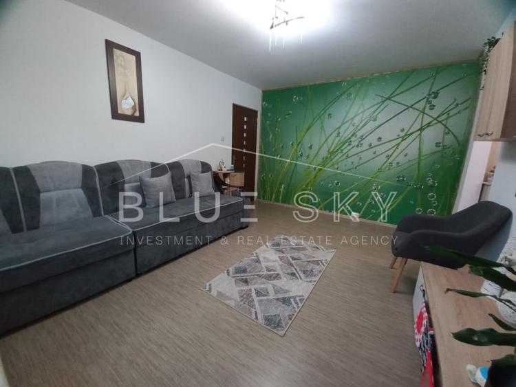 Apartament cu 3 camere semidecomandat, mobilat în Inel I