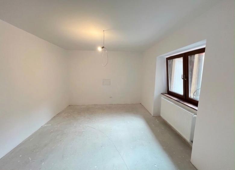 Apartament cu 2 camere semidecomandat în Centrul Istoric