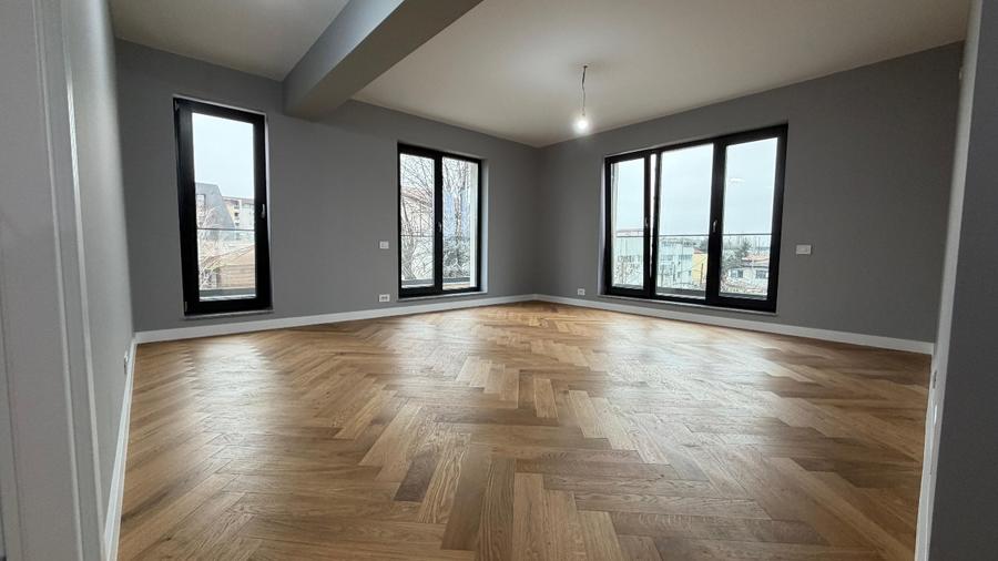 Apartament cu 3 camere decomandat în Aviației