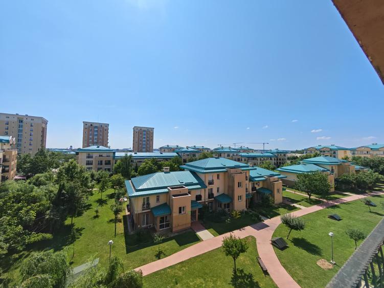 Apartament cu 3 camere semidecomandat în Ștefăneștii de Jos