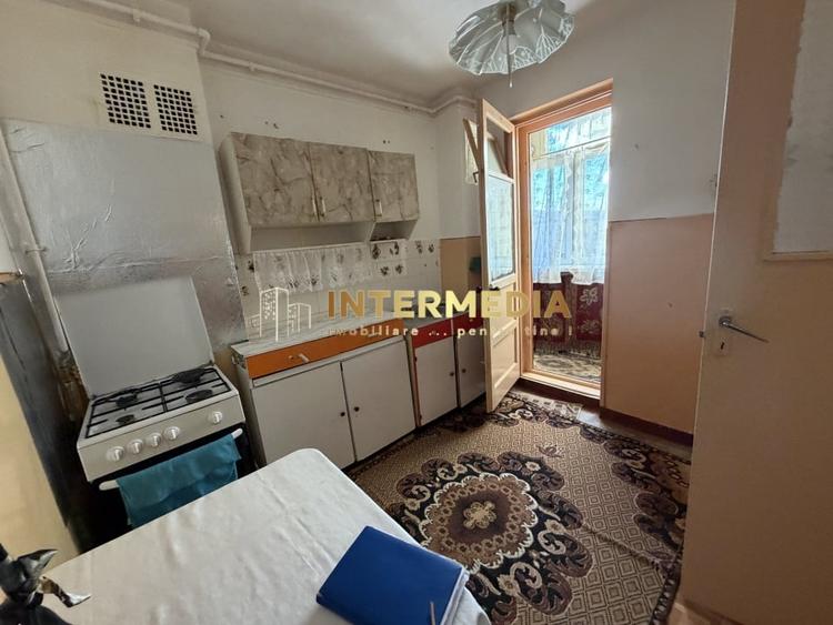 Apartament cu 2 camere decomandat, mobilat în Cetate