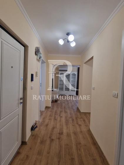 Apartament cu 3 camere decomandat, mobilat în Nufărul