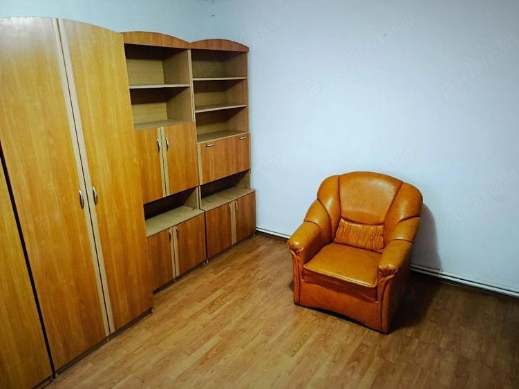 Casă cu 4 camere cu Teren 240 Mp în Central