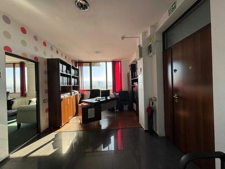 Apartament cu 4 camere decomandat, mobilat în Iris