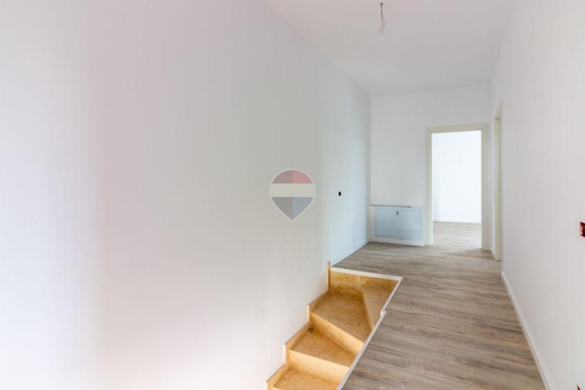 Duplex cu 4 camere cu Teren 238 Mp în Nord-Vest