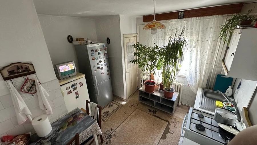 Apartament cu 2 camere decomandat în Est