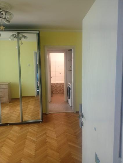 Apartament cu 2 camere semidecomandat în Craiovei