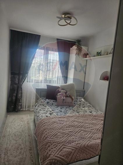 Apartament cu 3 camere semidecomandat în Central