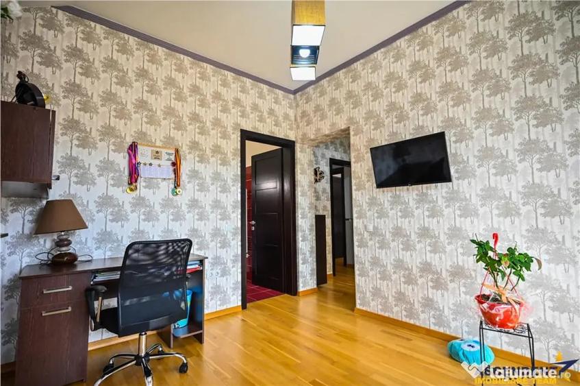Casă cu 5 camere cu Teren 965 Mp în Central