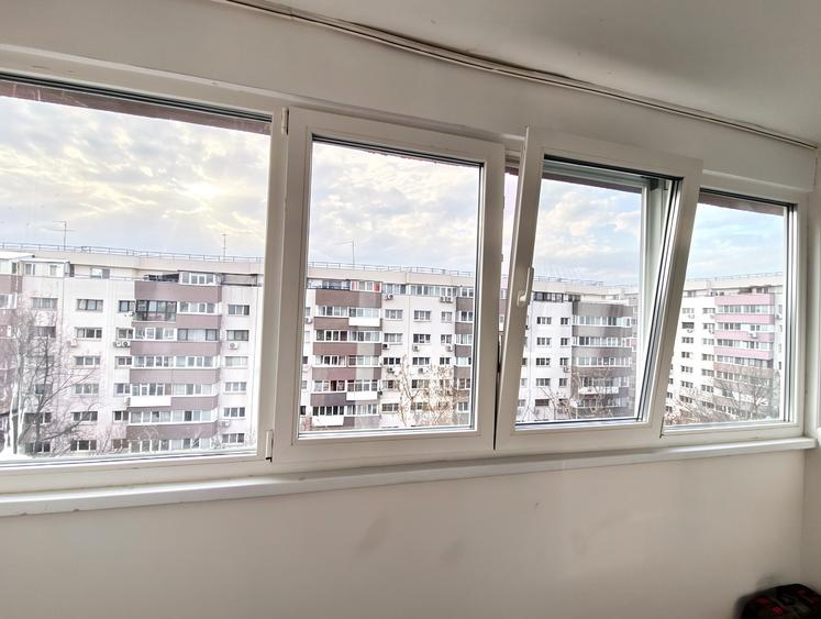 Apartament cu 3 camere decomandat în Lujerului